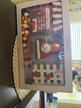 Harvest Bakery Decorative Fall Accent Set in Brown & Orange